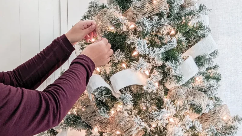 How to Put Ribbon on a Tree Vertically