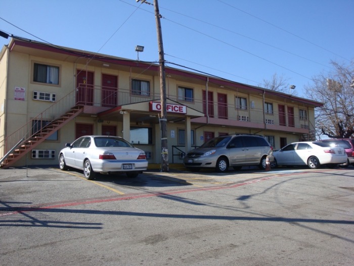 Dalworth Motel: Hospitality and Comfort