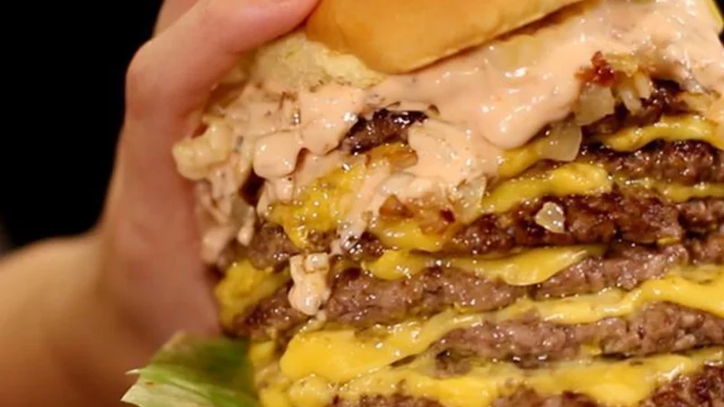 Animal Style Burger: The Iconic In-N-Out Experience