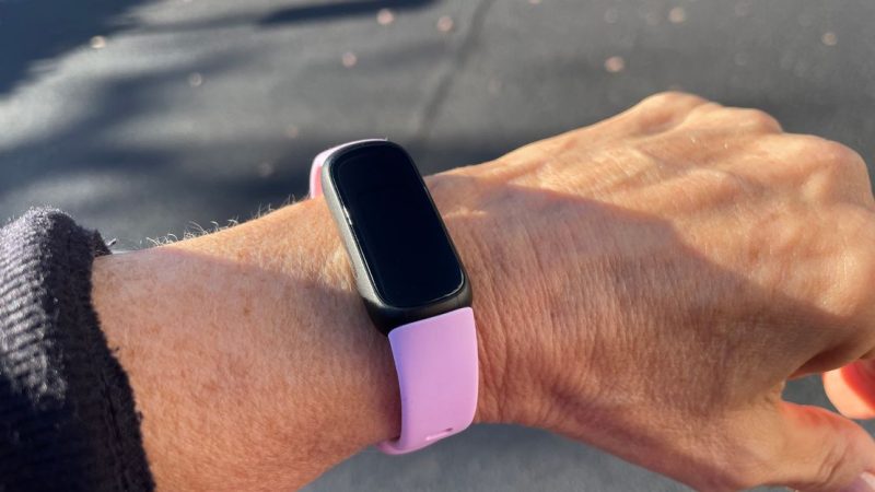 Best Fitbit for Women: Your Ultimate Guide to the Top Models